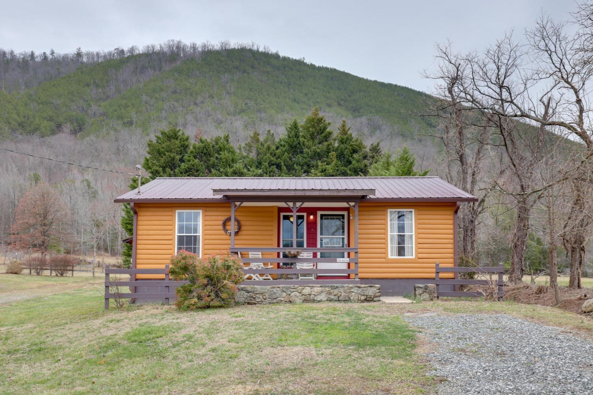 Riverfront Hot Springs Cabin With Private Hot Tub! Exterior foto