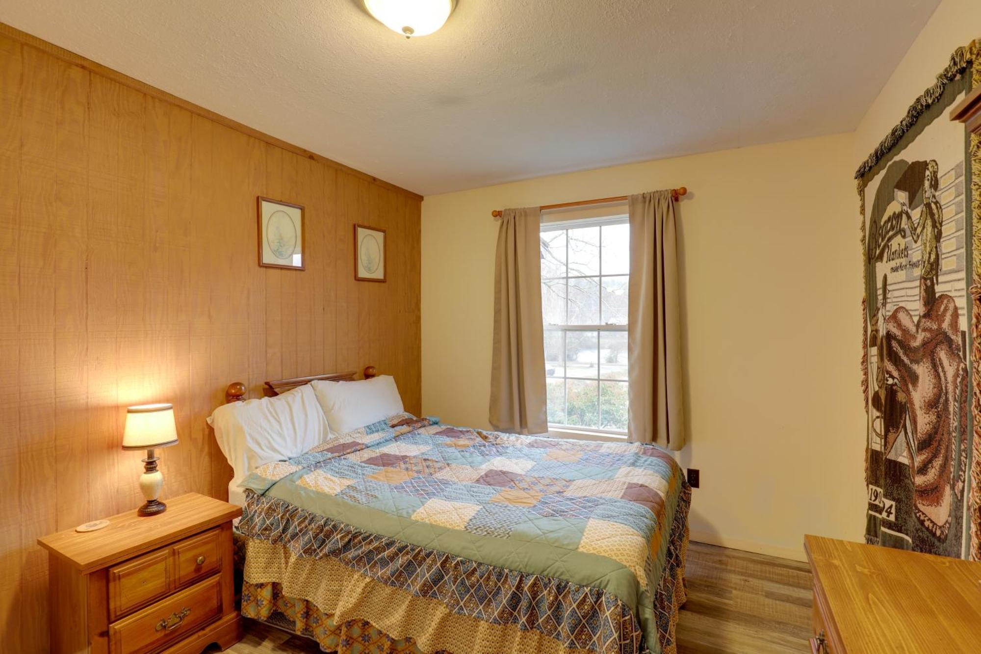 Riverfront Hot Springs Cabin With Private Hot Tub! Exterior foto